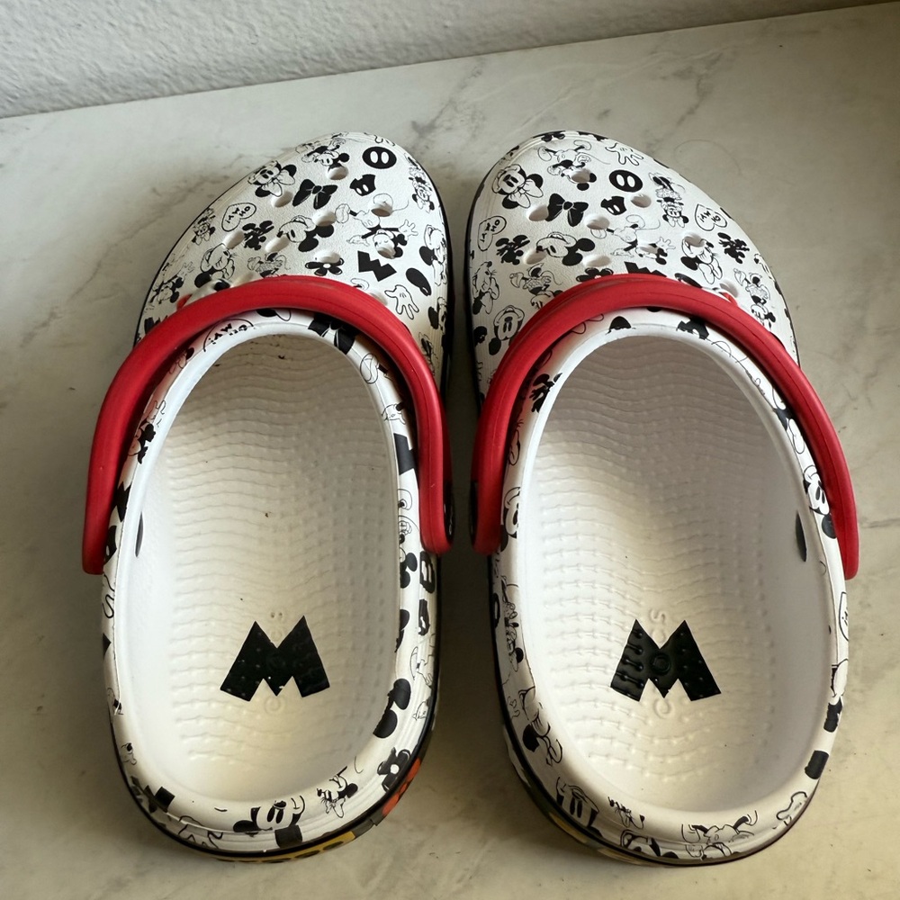 CROCS Mickey Off Court Clogs - Picture 5 of 9